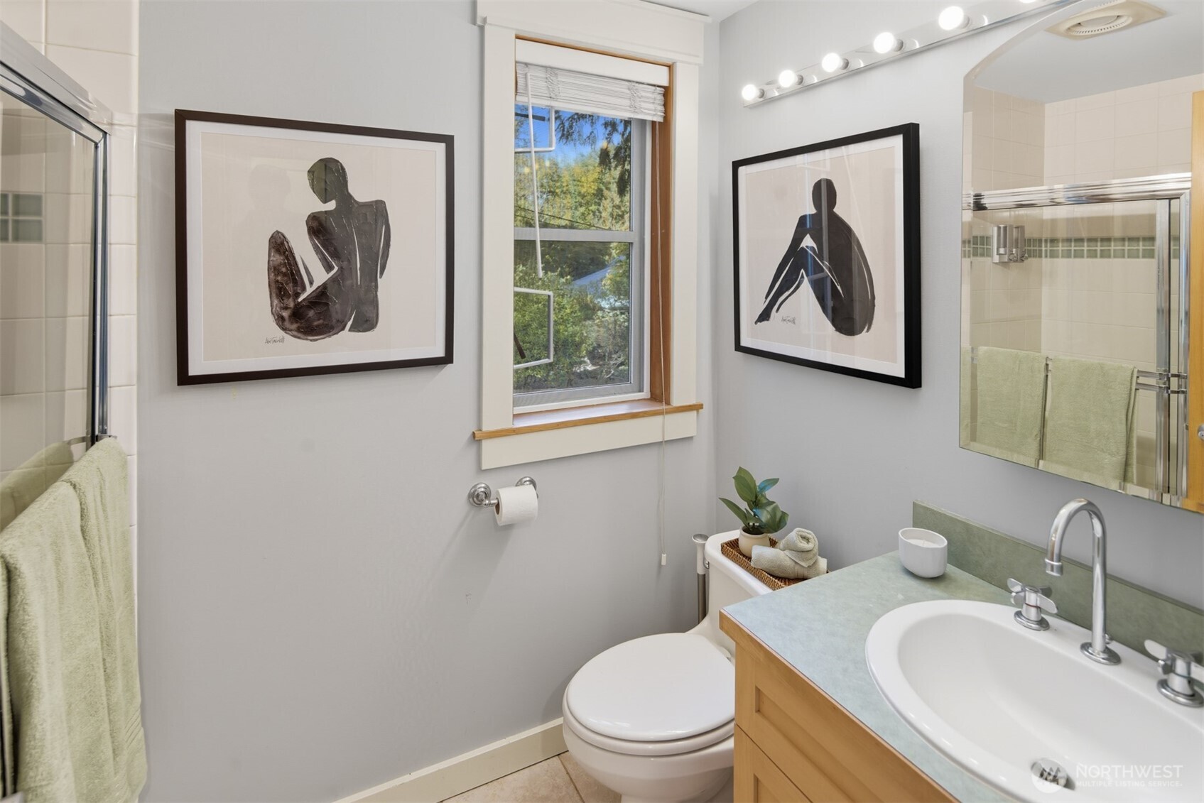 8770 Sand Point Way Northeast Seattle, WA 98115 - Photo 28 of 40