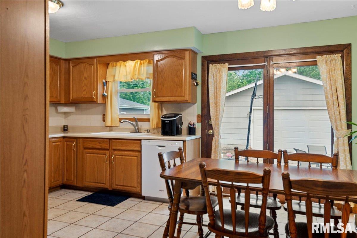 1816 Camden Street Springfield, IL 62702 - Photo 7 of 33