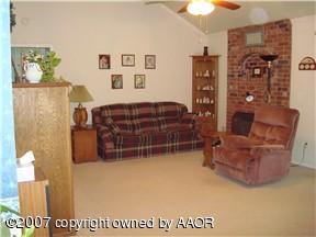 8000 River Road Amarillo, TX 79108 - Photo 2 of 12 Living Area 1