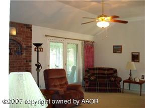 8000 River Road Amarillo, TX 79108 - Photo 3 of 12 Living Area 2