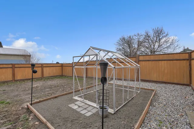 $299,000 | 365 North Pine Street, Spangle, WA 99031