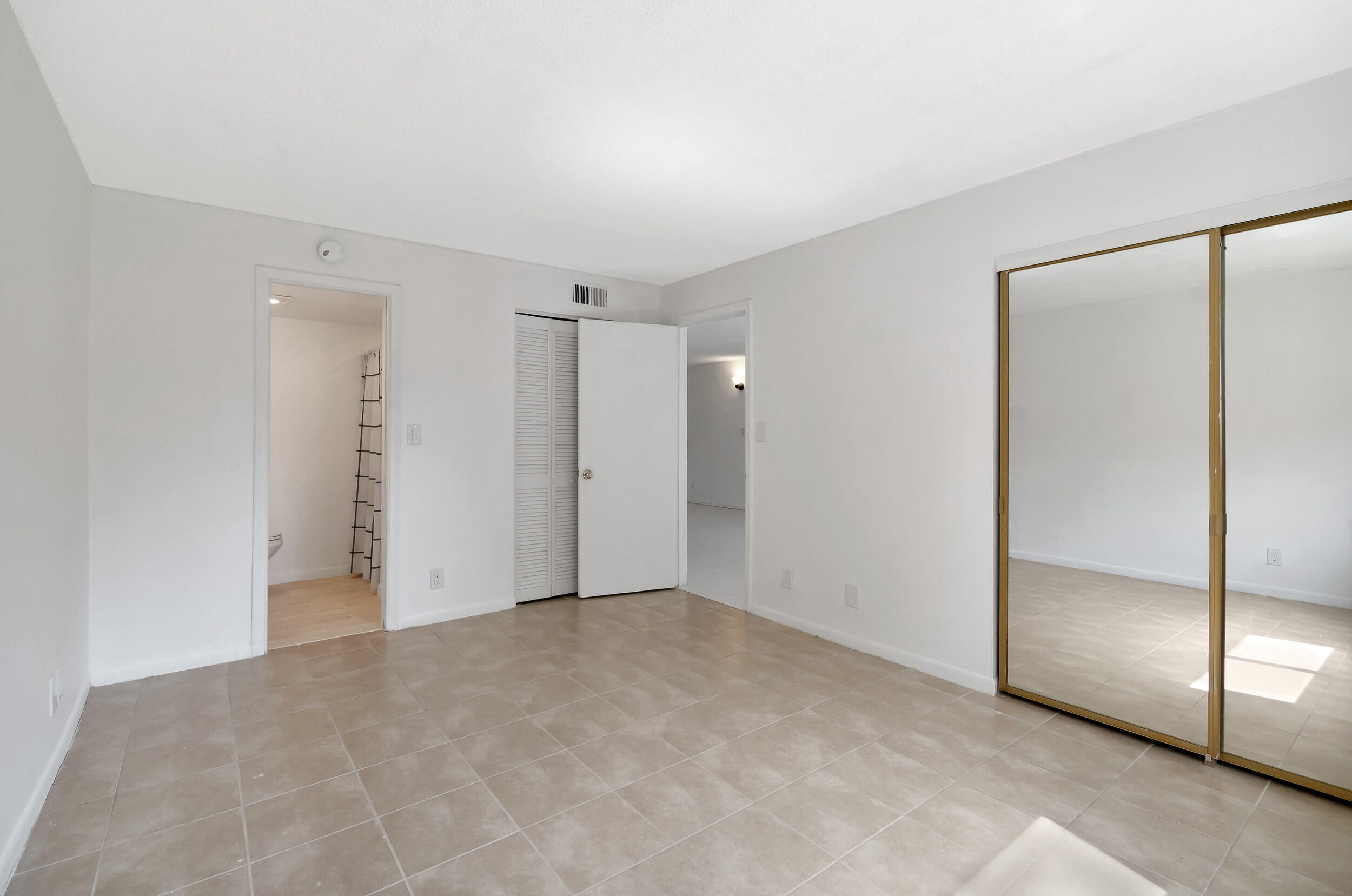 50 Southeast 12th Street, Unit 165 Boca Raton, FL 33432 - Photo 20 of 36 MASTER BEDROOM/BATHROOM