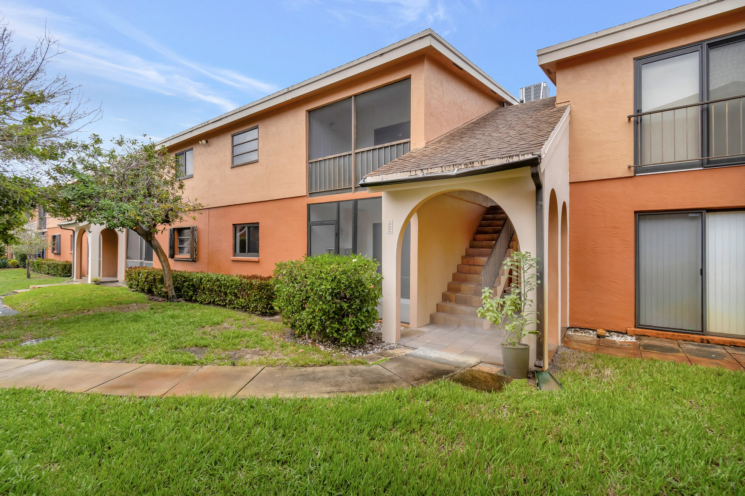50 Southeast 12th Street, Unit 165 Boca Raton, FL 33432 - Photo 2 of 36 05_dsc_2774