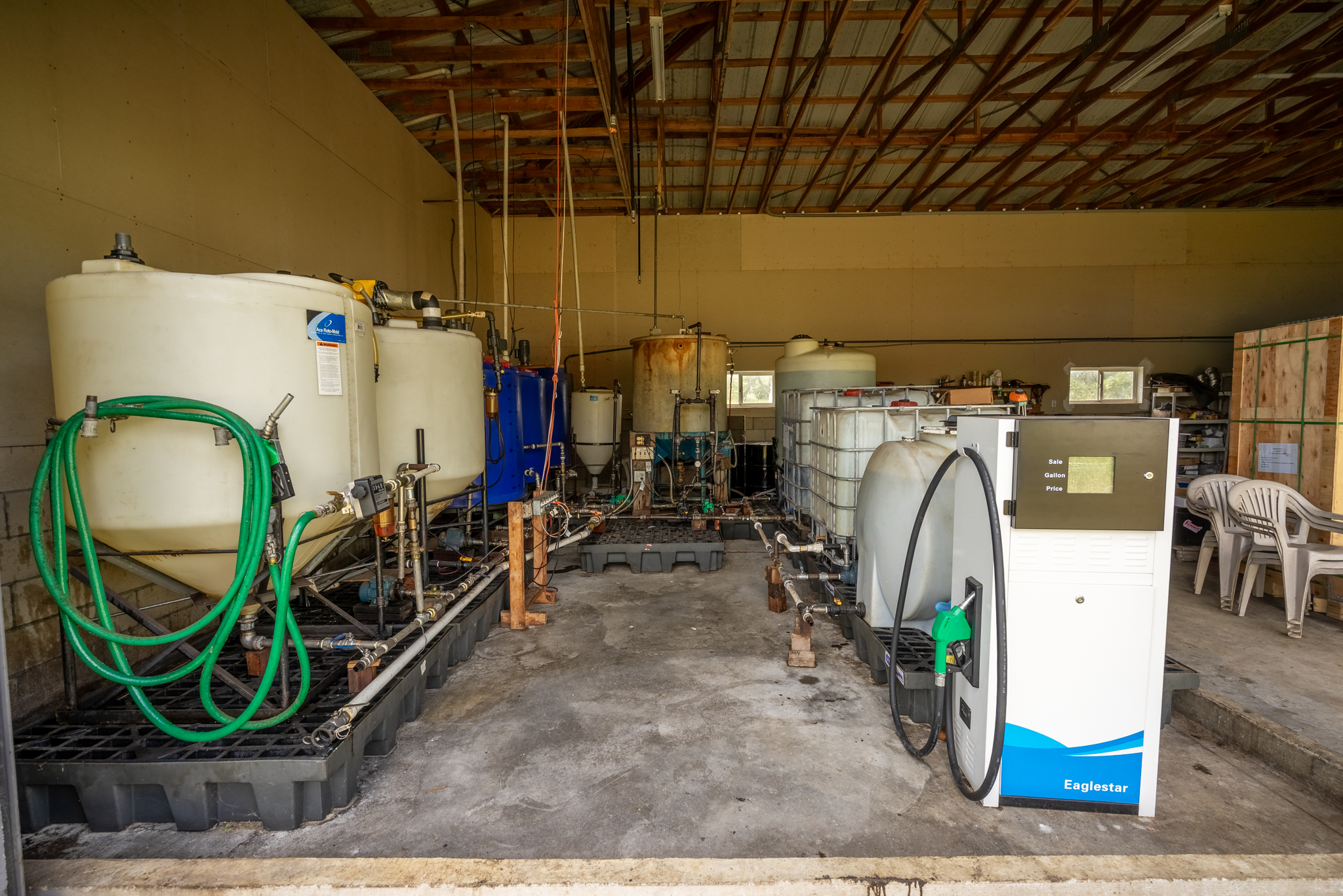 18-3840 South Lauko Road Mountain View, HI 96771 - Photo 23 of 30 a storage room with furniture