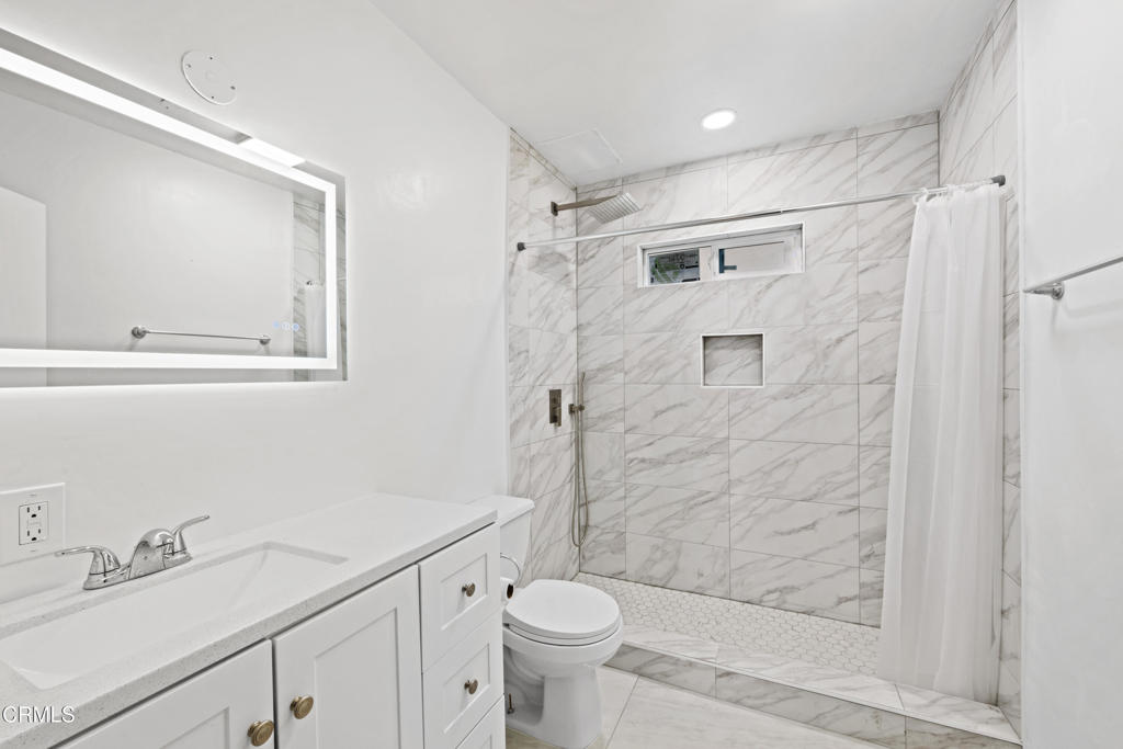 121 South Chester Avenue, Unit 6 Pasadena, CA 91106 - Photo 15 of 24 DSC_0635