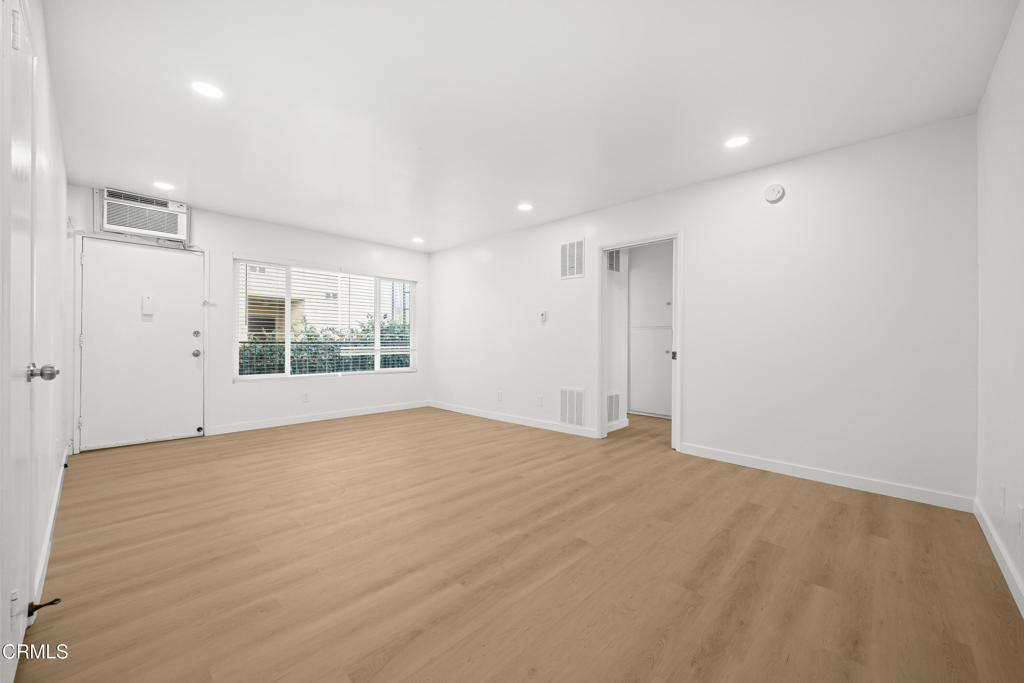 121 South Chester Avenue, Unit 6 Pasadena, CA 91106 - Photo 8 of 24 DSC_0621