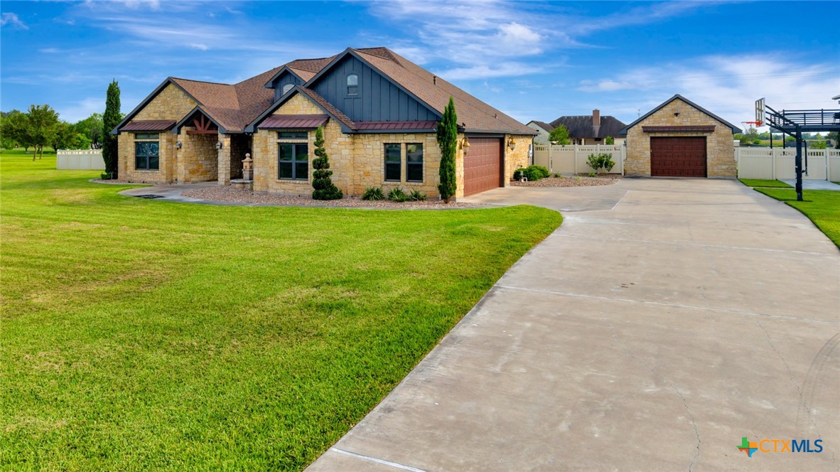 121 Spring Ridge Drive Victoria, TX 77904 - Photo 12 of 14