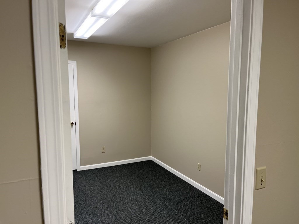 5 State Street, Unit R1 Worcester, MA 01609 - Photo 19 of 26 a small space with a window