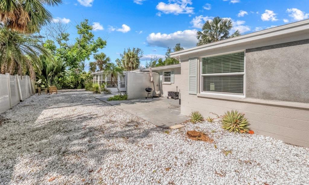 578 Companion Way Longboat Key, FL 34228 - Photo 38 of 70 a view of a house with a yard