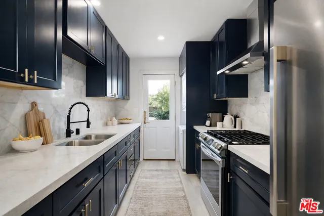 $1,500,000 | 17658 Martha Street, Encino, CA 91316