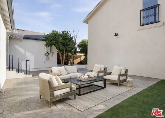 $1,500,000 | 17658 Martha Street, Encino, CA 91316