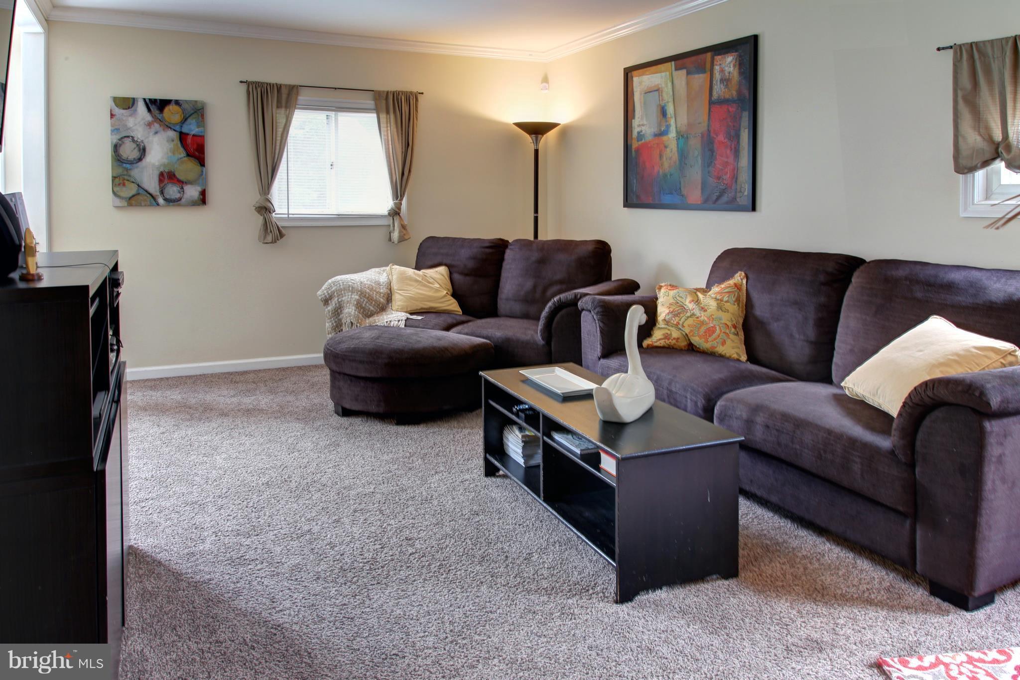 505 Sunset Knoll Road Pasadena, MD 21122 - Photo 15 of 26 NEUTRAL COLORS WITH ACCENT WALLS.
