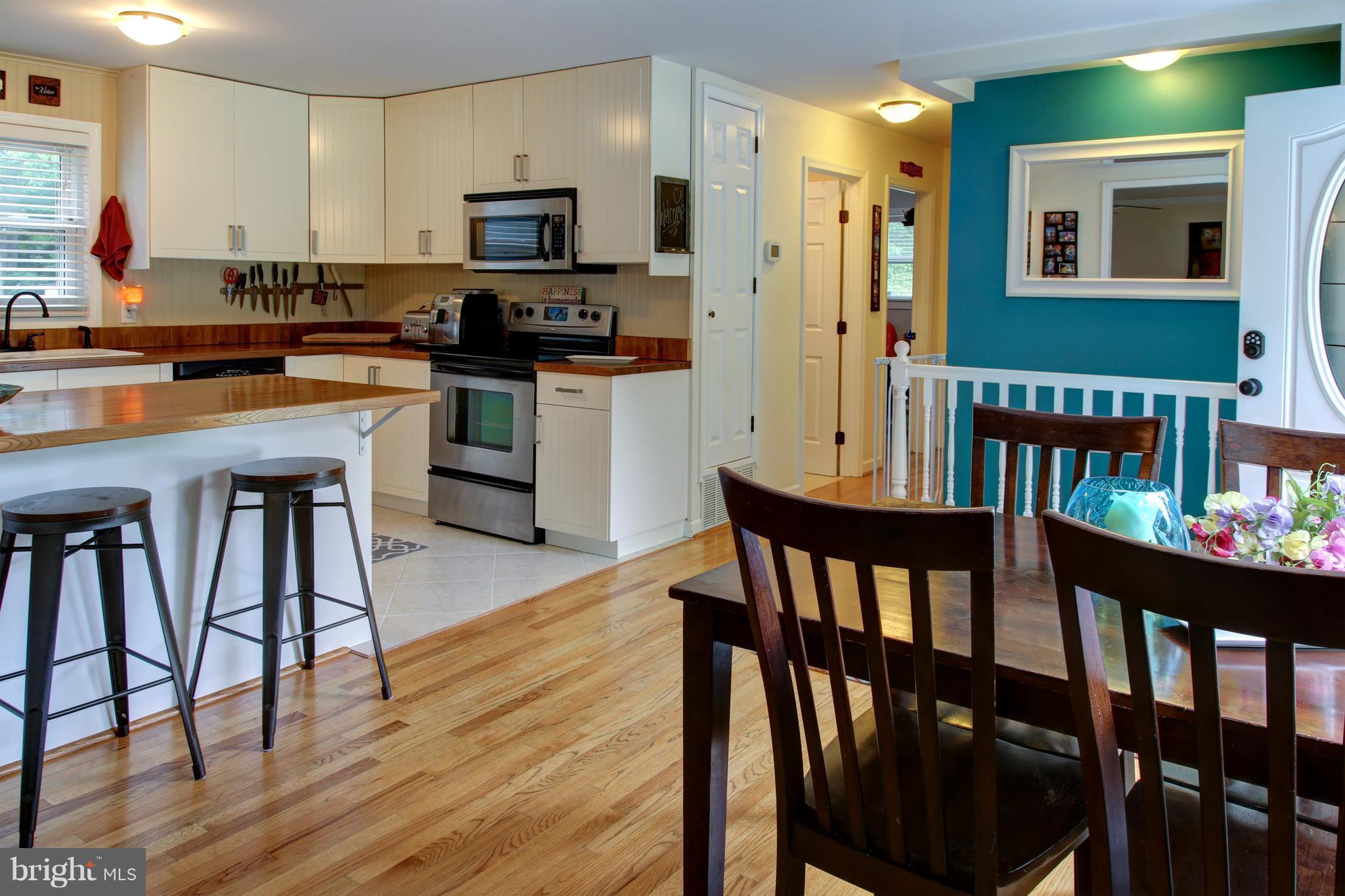 505 Sunset Knoll Road Pasadena, MD 21122 - Photo 4 of 26 HARWOOD FLOORS. GREAT FLOW FOR FAMILY LIVING.