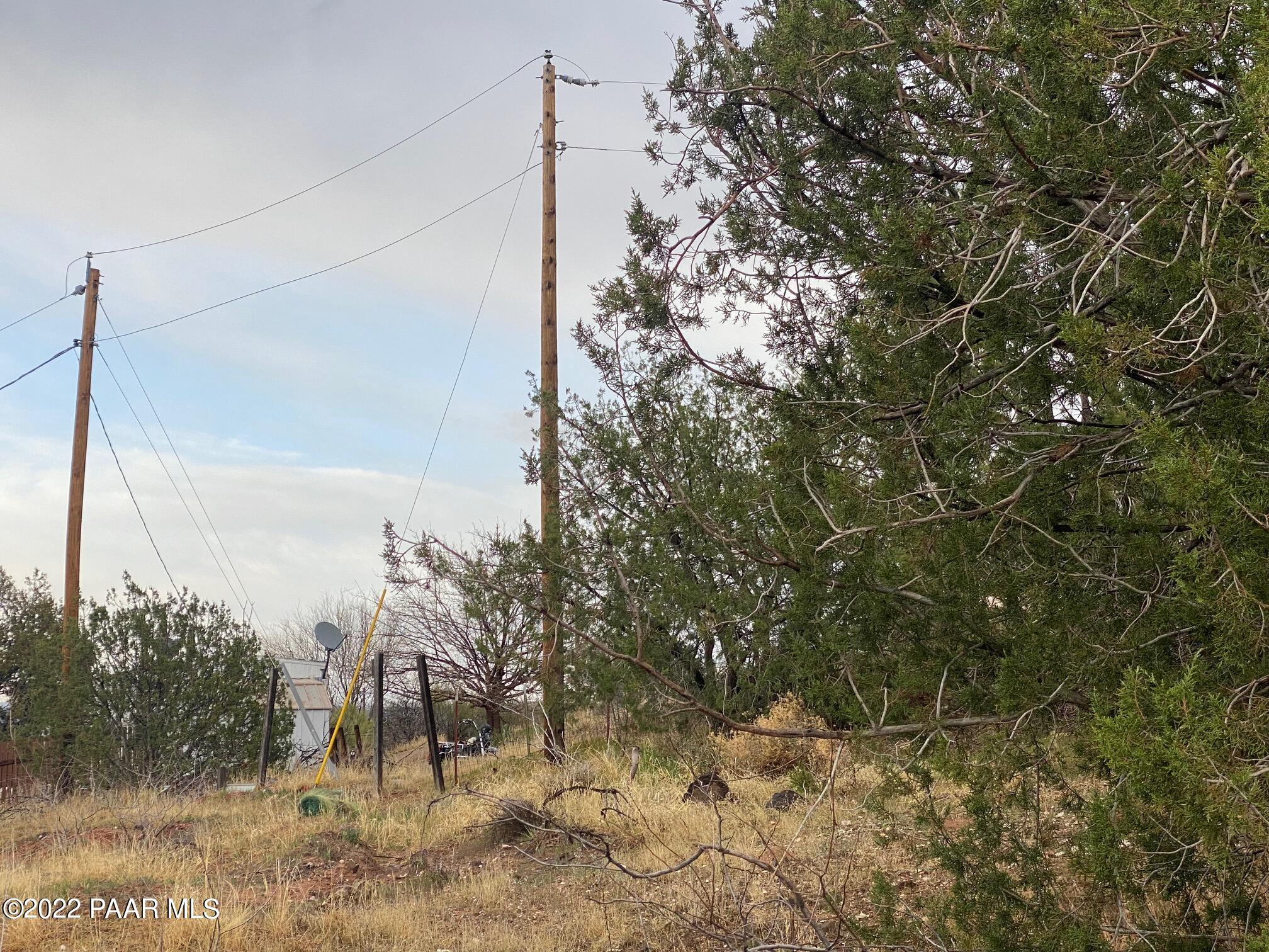4869 North Gone Fishin Road Rimrock, AZ 86335 - Photo 5 of 10 a backyard of a house