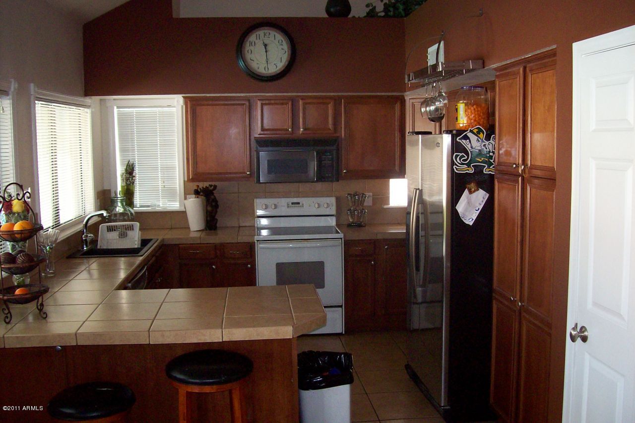 Kitchen - Cabinets