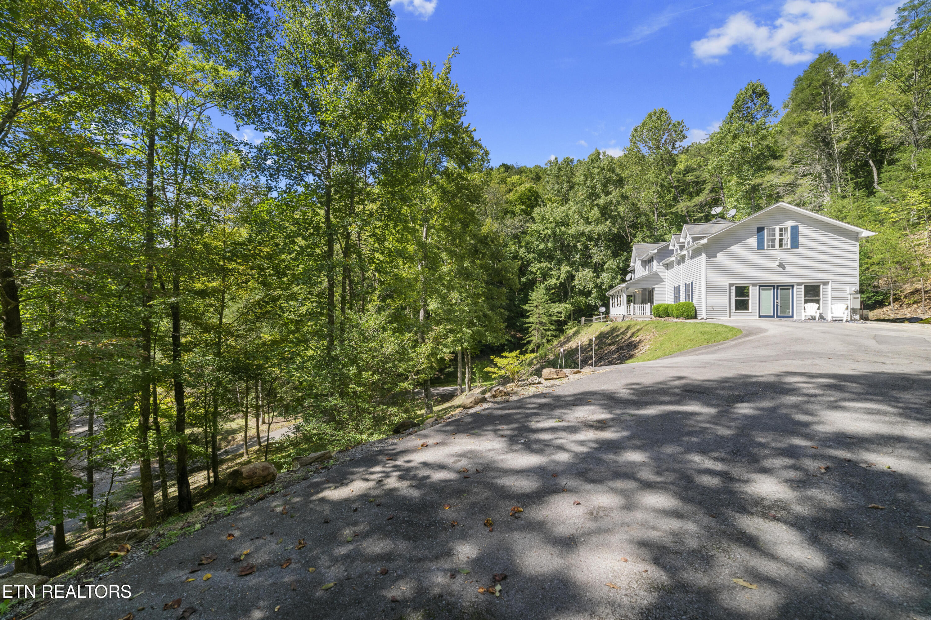 2673 South Clear Fork Road Sevierville, TN 37862 - Photo 2 of 44 2