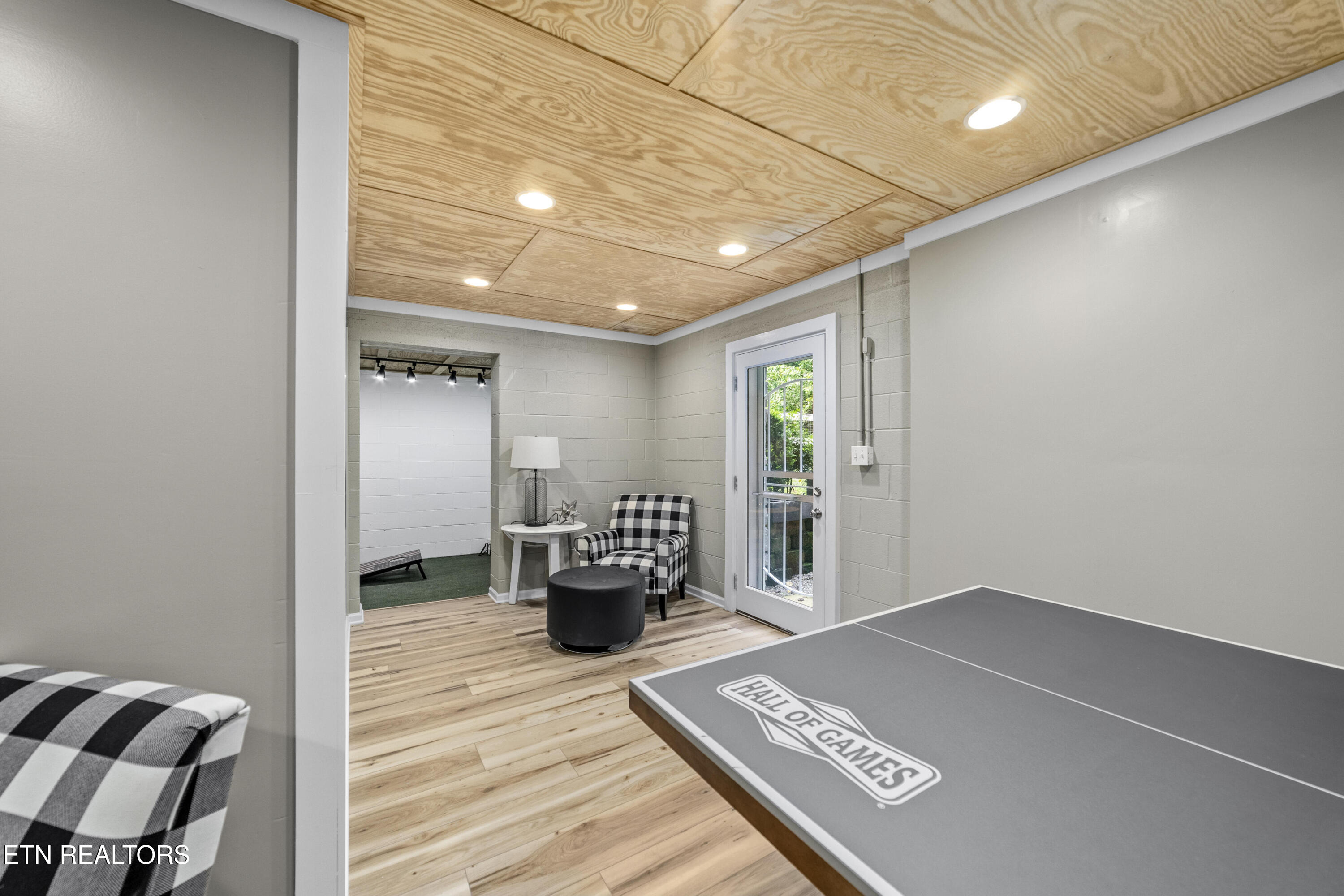 2673 South Clear Fork Road Sevierville, TN 37862 - Photo 34 of 44 43