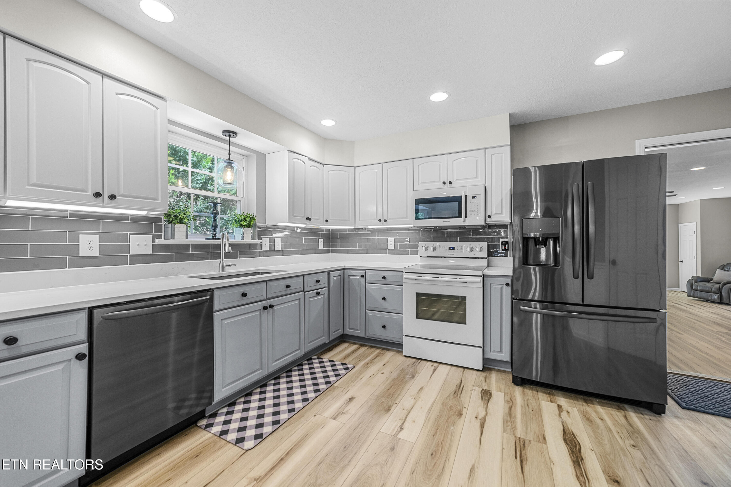 2673 South Clear Fork Road Sevierville, TN 37862 - Photo 5 of 44 5