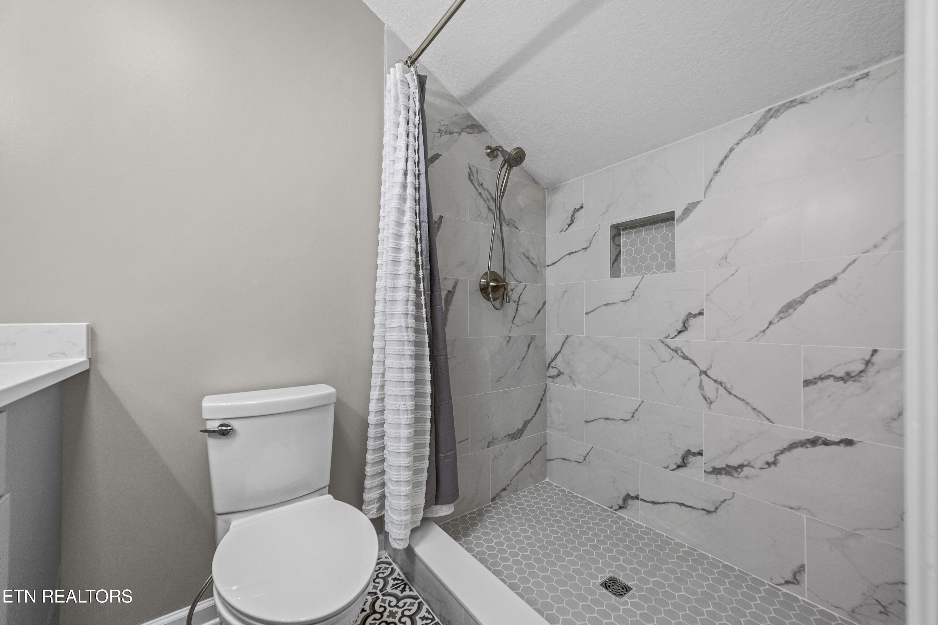 2673 South Clear Fork Road Sevierville, TN 37862 - Photo 10 of 44 10