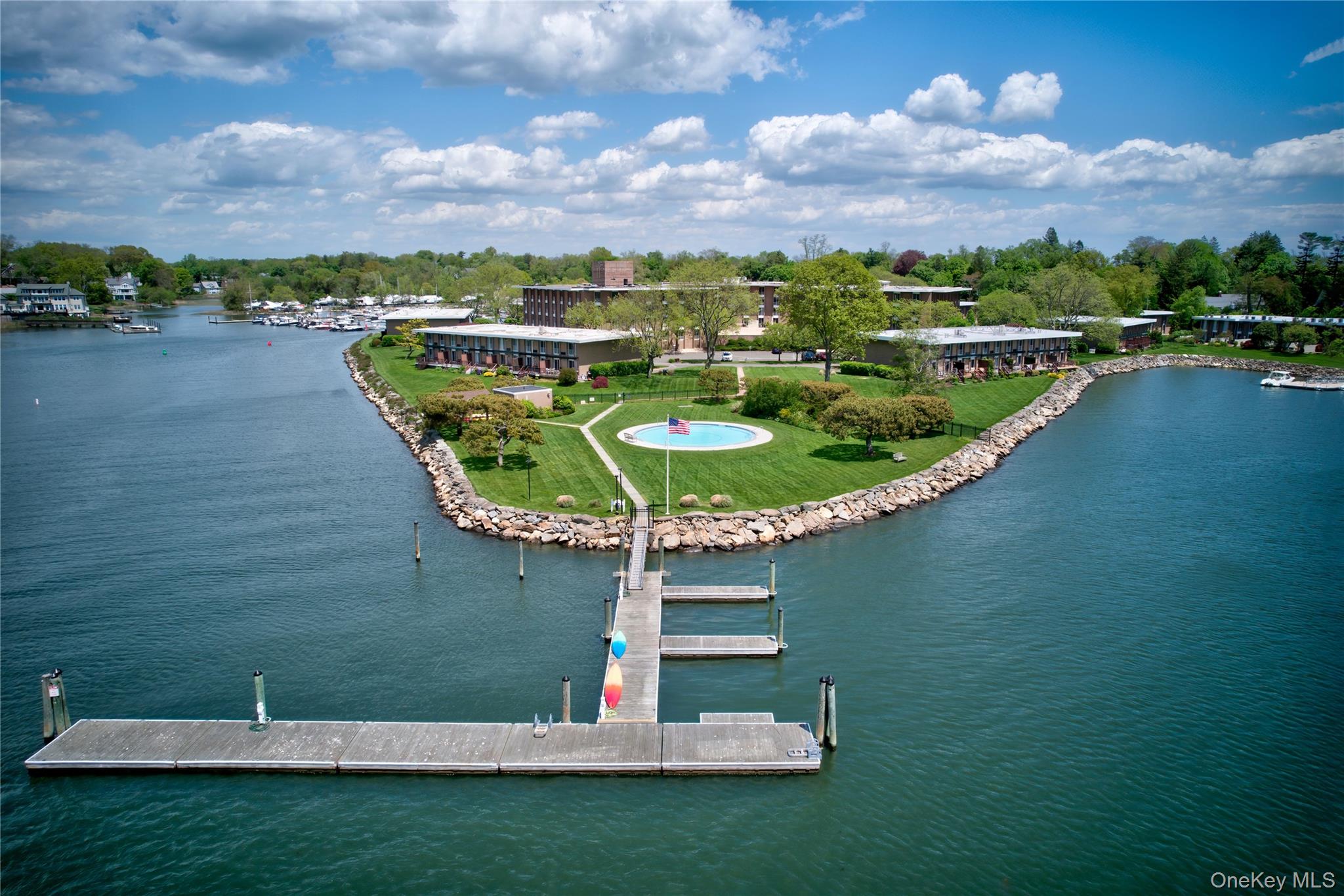 Welcome to the beautiful waterfront community of Milton Harbor House!