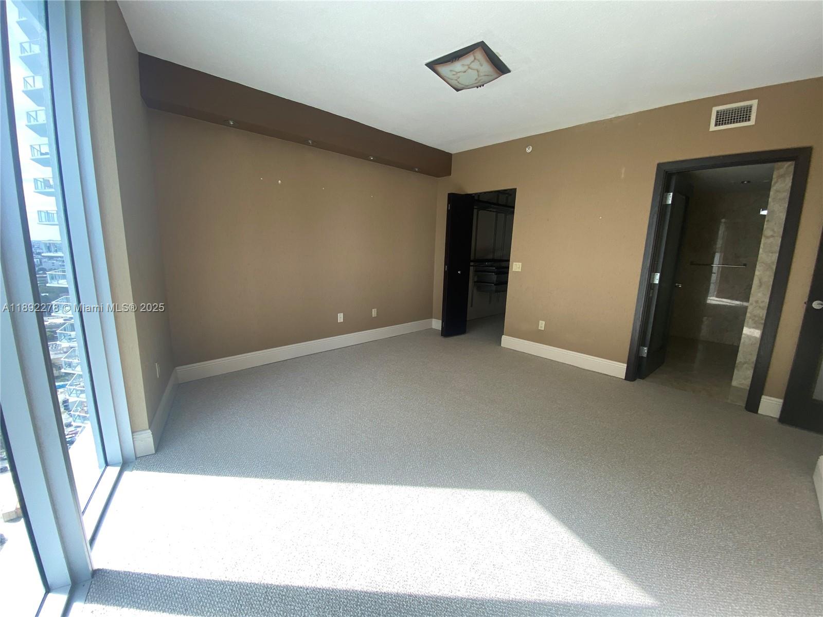 185 Southwest 7th Street, Unit 2312 Miami, FL 33130 - Photo 17 of 32 a view interior of the house