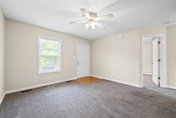 $895 | 942 Kingsbury Drive, Unit B, Clarksville, TN 37040