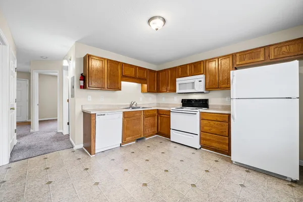 $895 | 942 Kingsbury Drive, Unit B, Clarksville, TN 37040