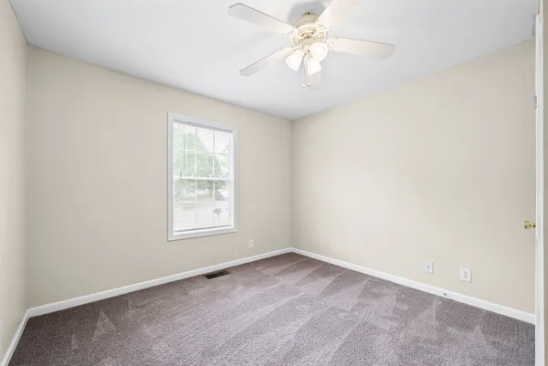 $895 | 942 Kingsbury Drive, Unit B, Clarksville, TN 37040