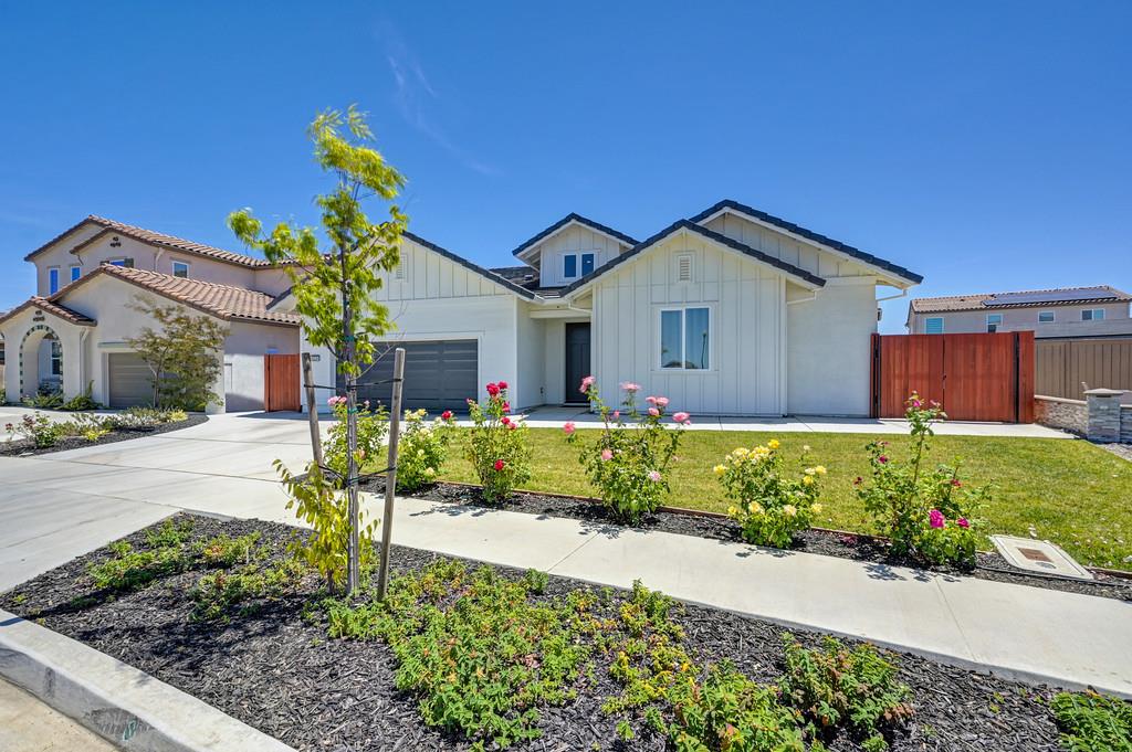 8229 Poppy Rdg Circle Elk Grove, CA 95757 - Photo 4 of 75