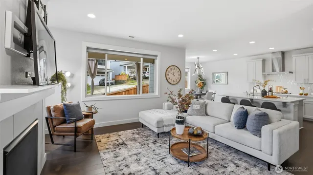 $925,000 | 19031 123rd Place Southeast, Renton, WA 98058