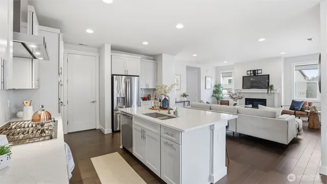 $925,000 | 19031 123rd Place Southeast, Renton, WA 98058