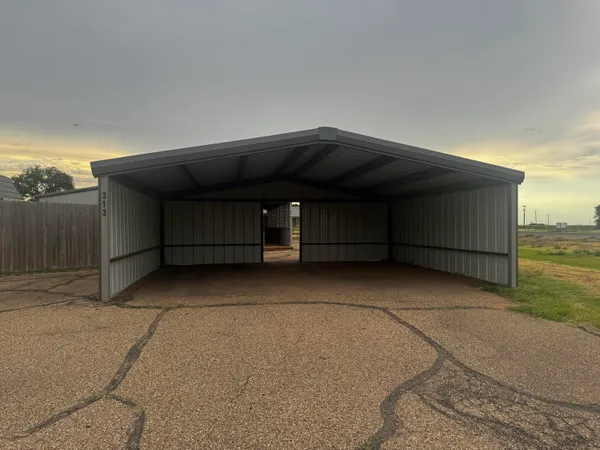 $245,000 | 313 Pierce Street, Whiteface, TX 79346