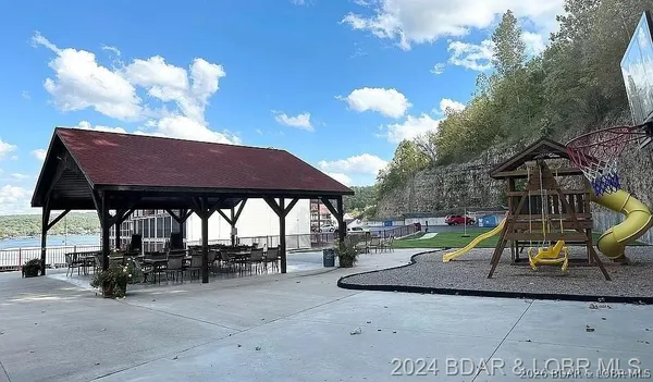 $420,000 | 626 Clearwater Drive, Unit 4H, Camdenton, MO 65020