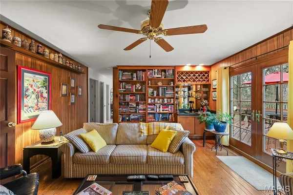 $590,000 | 421 Andover Lane, Ballwin, MO 63011
