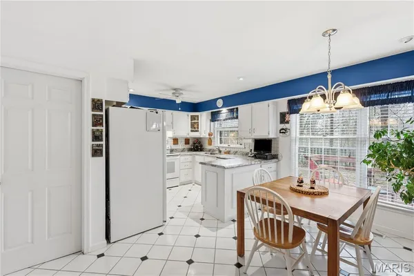 $590,000 | 421 Andover Lane, Ballwin, MO 63011