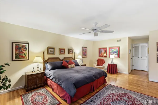 $590,000 | 421 Andover Lane, Ballwin, MO 63011