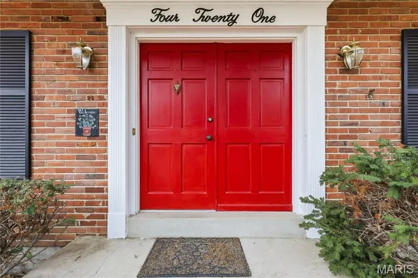 $590,000 | 421 Andover Lane, Ballwin, MO 63011