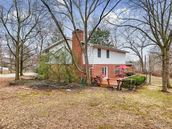 $590,000 | 421 Andover Lane, Ballwin, MO 63011