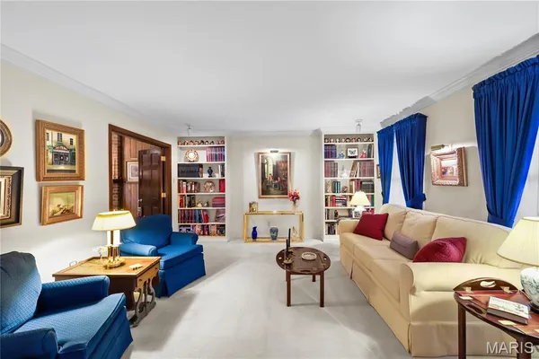 $590,000 | 421 Andover Lane, Ballwin, MO 63011