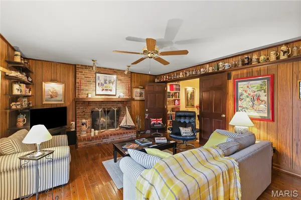 $590,000 | 421 Andover Lane, Ballwin, MO 63011