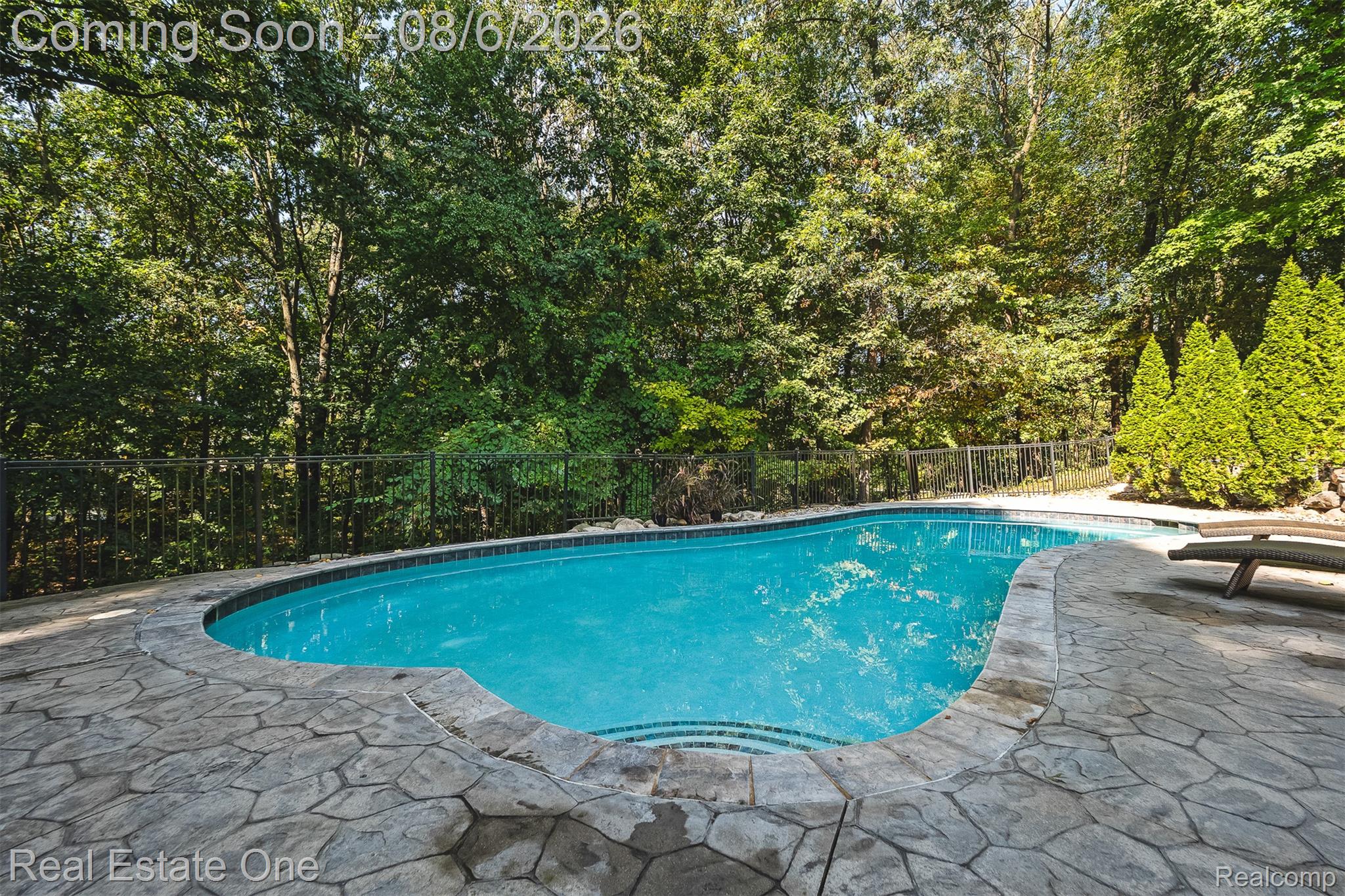 7798 Fieldstone Ridge Clarkston, MI 48348 - Photo 10 of 19 16-fieldstone-7.jpg