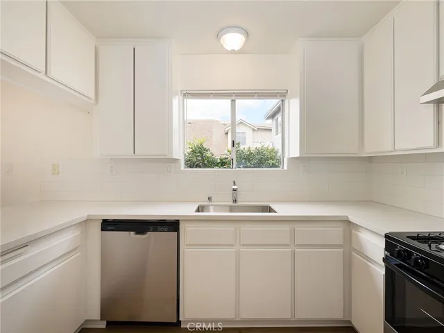 $1,299,999 | 730 West 5th Street, San Pedro, CA 90731