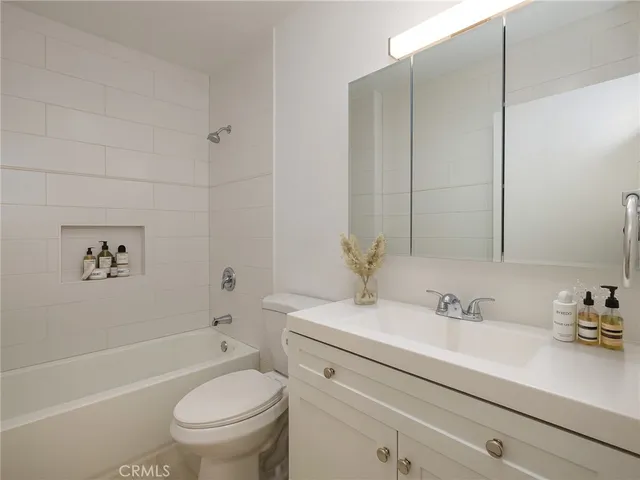 $1,299,999 | 730 West 5th Street, San Pedro, CA 90731