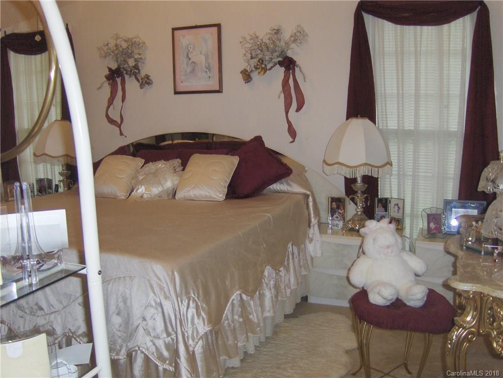 10732 Ridge Acres Road Charlotte, NC 28214 - Photo 13 of 24 Gallery Image 13