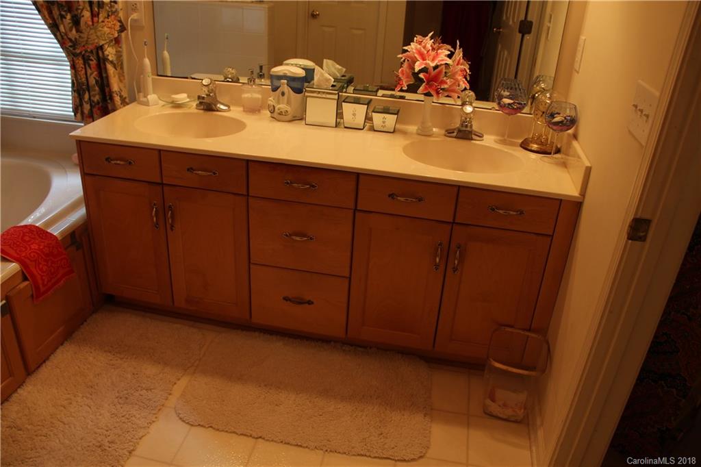 10732 Ridge Acres Road Charlotte, NC 28214 - Photo 15 of 24 Gallery Image 15