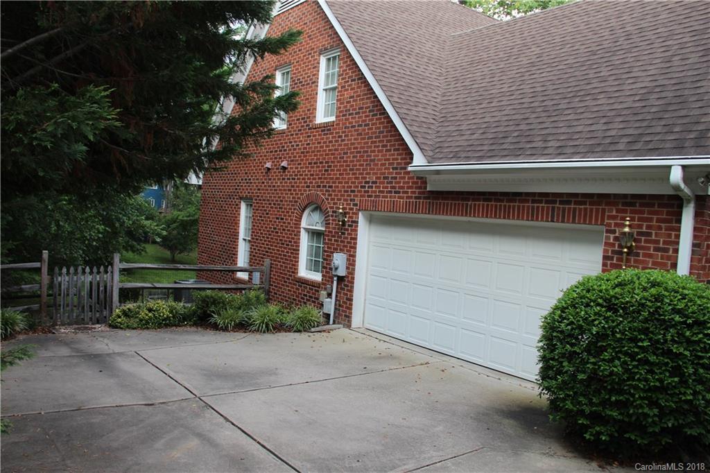 10732 Ridge Acres Road Charlotte, NC 28214 - Photo 3 of 24 Gallery Image 3