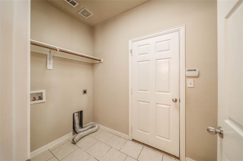 1117 Baylor Road Melissa, TX 75454 - Photo 15 of 40 a view of a small space