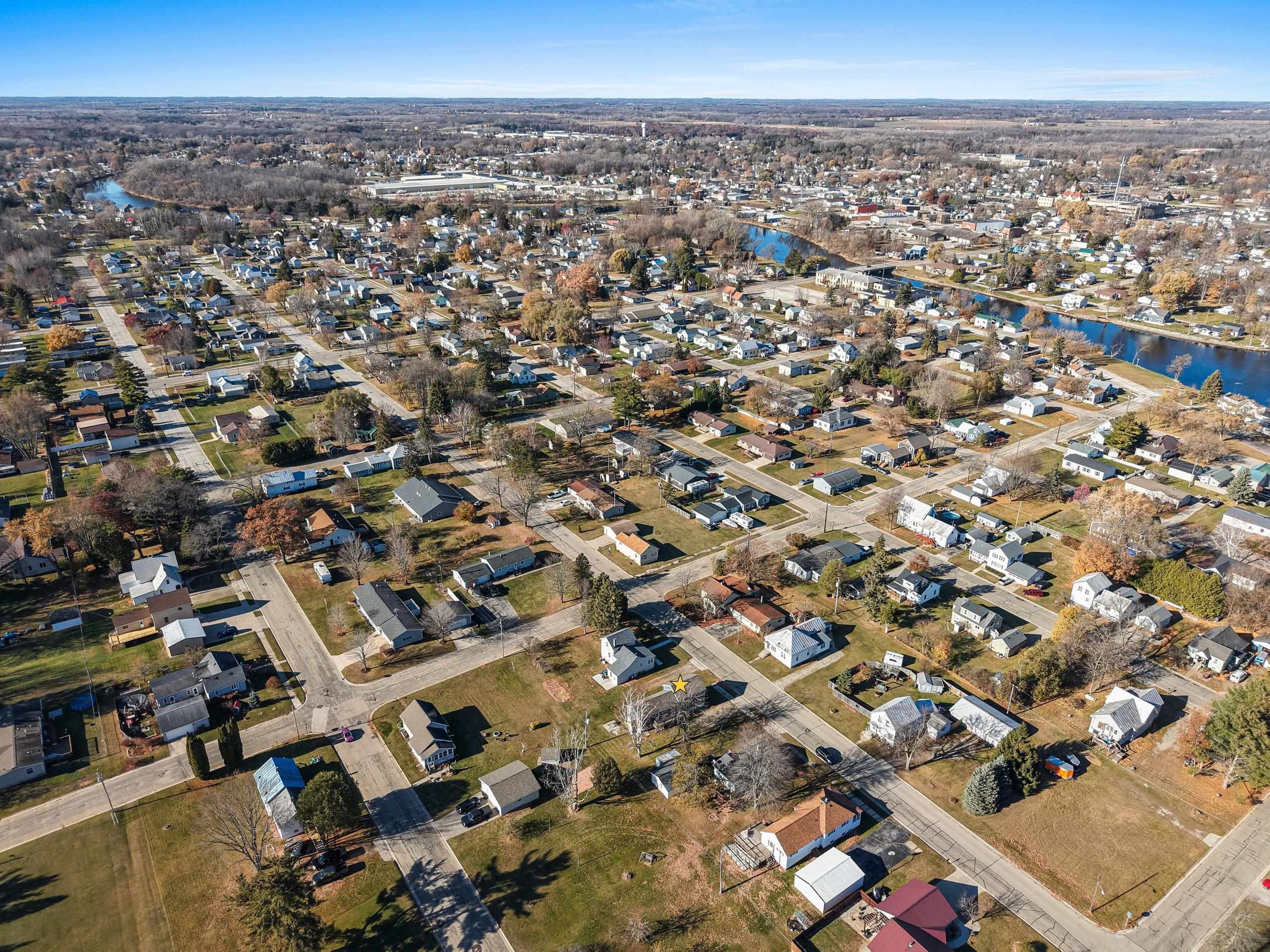 608 5th Street Oconto, WI 54153 - Photo 17 of 39