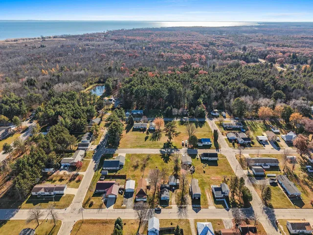 $184,900 | 608 5th Street, Oconto, WI 54153