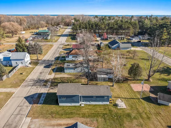 $179,900 | 608 5th Street, Oconto, WI 54153